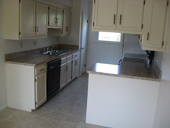 4th image of 1608 Waxhaws Ln