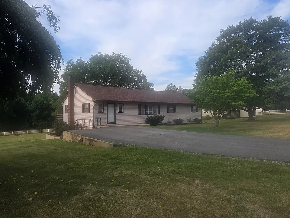 4295 Everett Rd