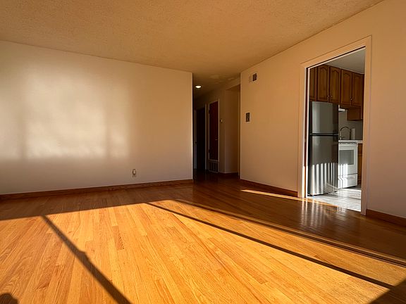 3rd image of 5817 California St #2