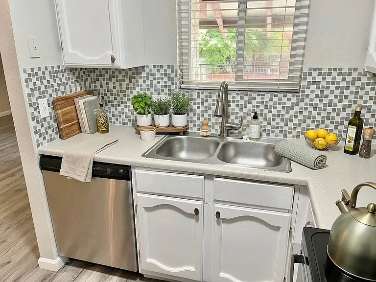 The Haven on 3rd — Photo 11