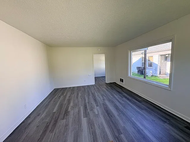 1 bed, $1,050 — Photo 4
