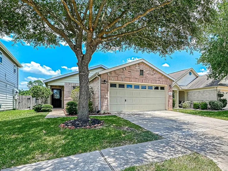 22138 Orchard Dale Dr — Photo 1