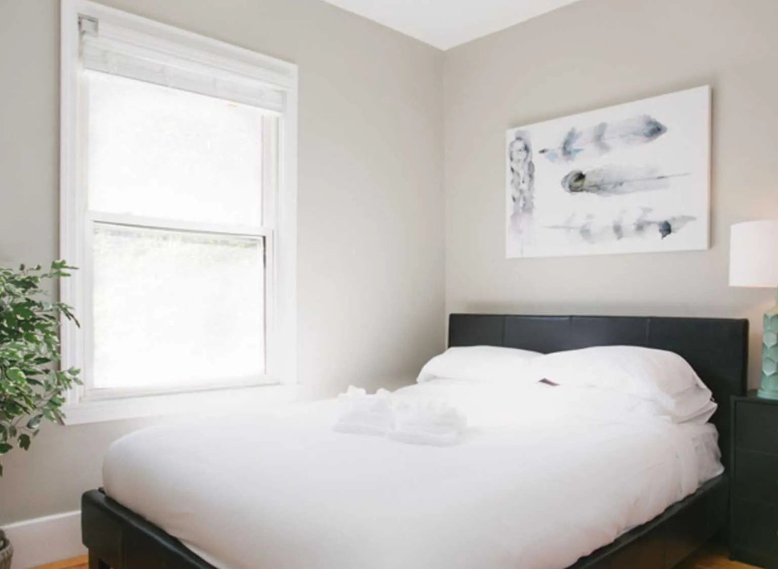 5 bed, $8,000 — Photo 1