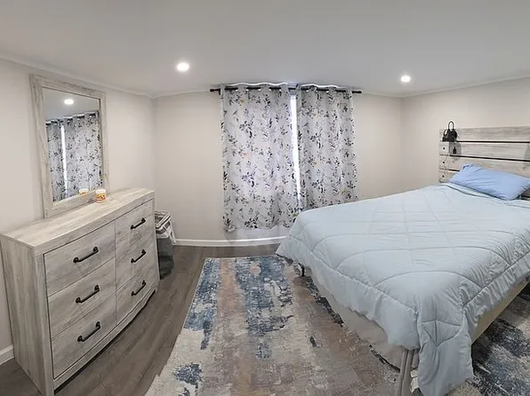 8 Essex Ln, Hurleyville, NY 12747