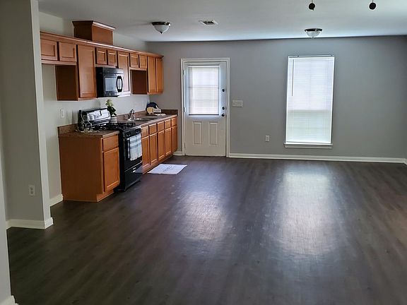 2nd image of 631 15th Ave N