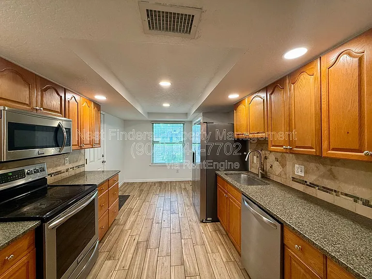 7007 Holiday Hill Ct — Photo 10