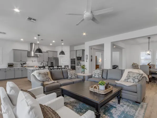 2140 E AQUARIUS Place, Chandler, AZ 85249