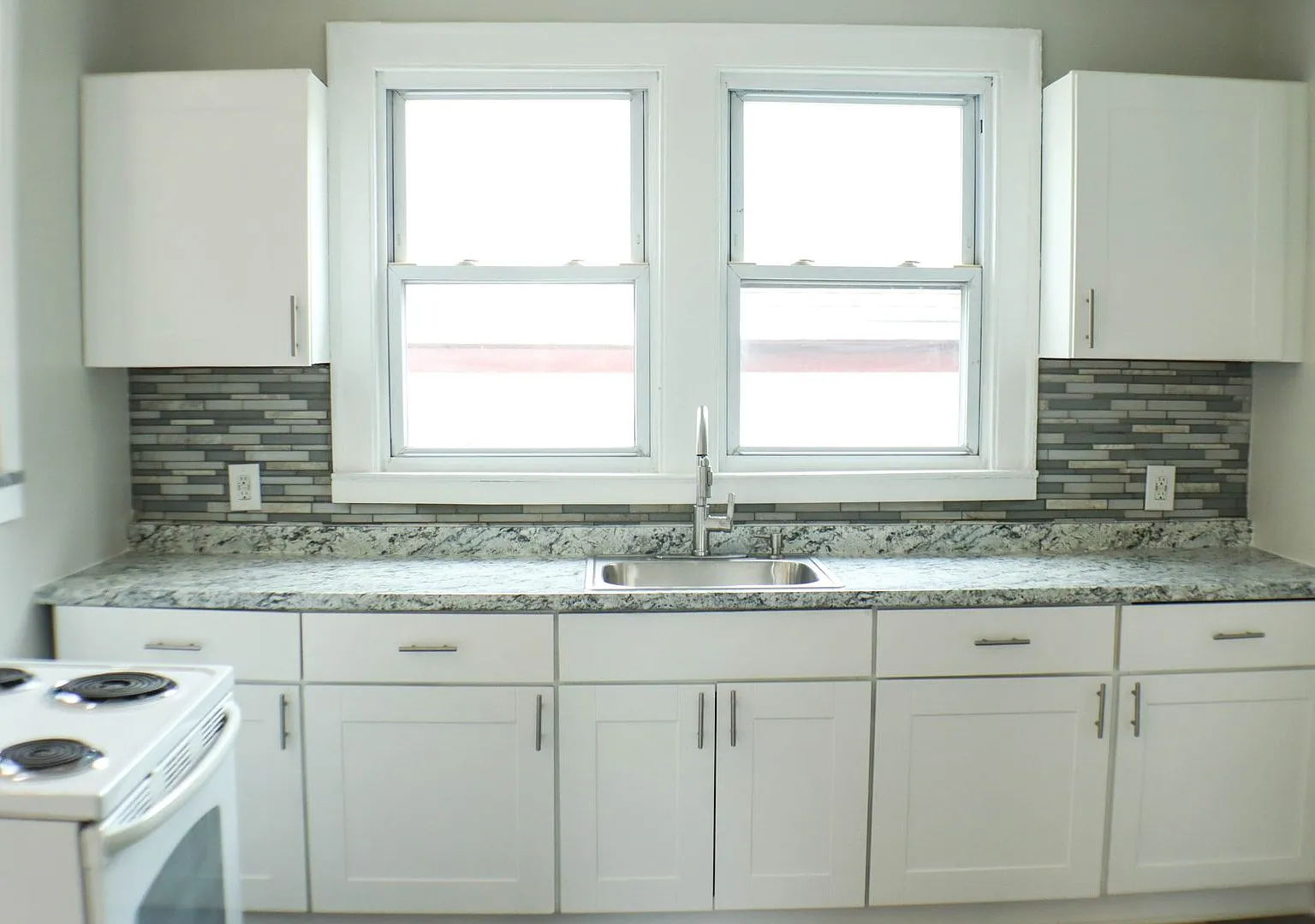 3 bed, 1200 sqft, $1,950 — Photo 2