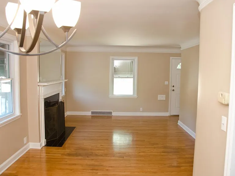 5631 Pine St — Photo 13