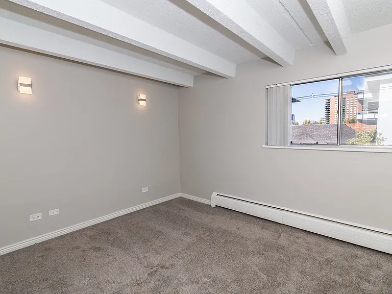 999 N Pearl St — Photo 39