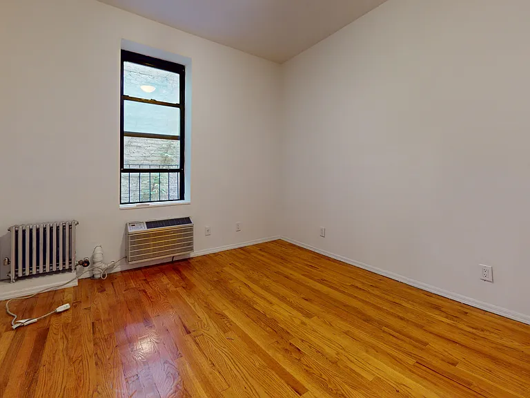 240 Waverly Pl #21 — Photo 7
