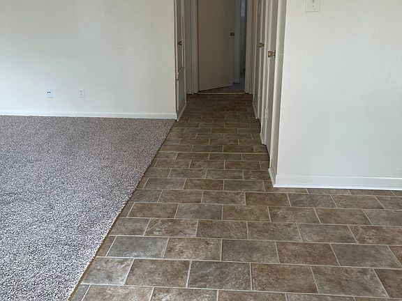 2nd image of 930 Boulevard St APT F