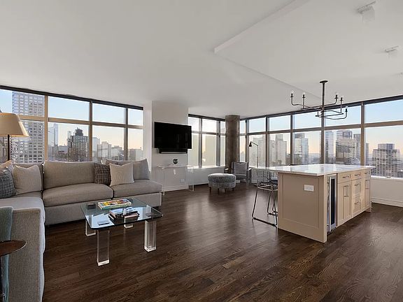 2nd image of 160 W 66th St APT 27H
