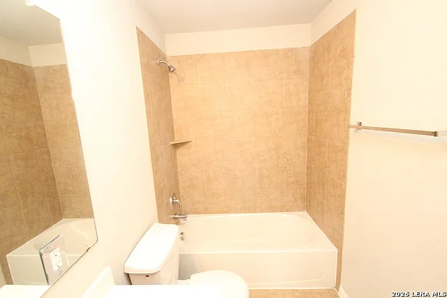 2207 Petseri Park — Photo 17