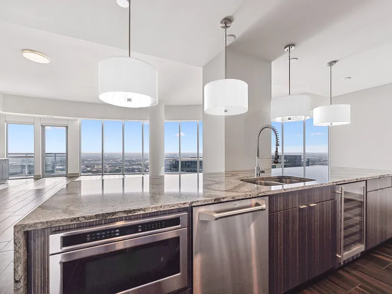 Floor to Ceiling Windows