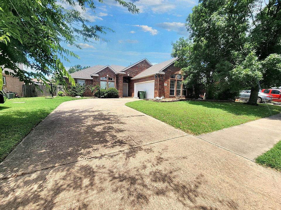 1st image of 613 Deercreek Ln