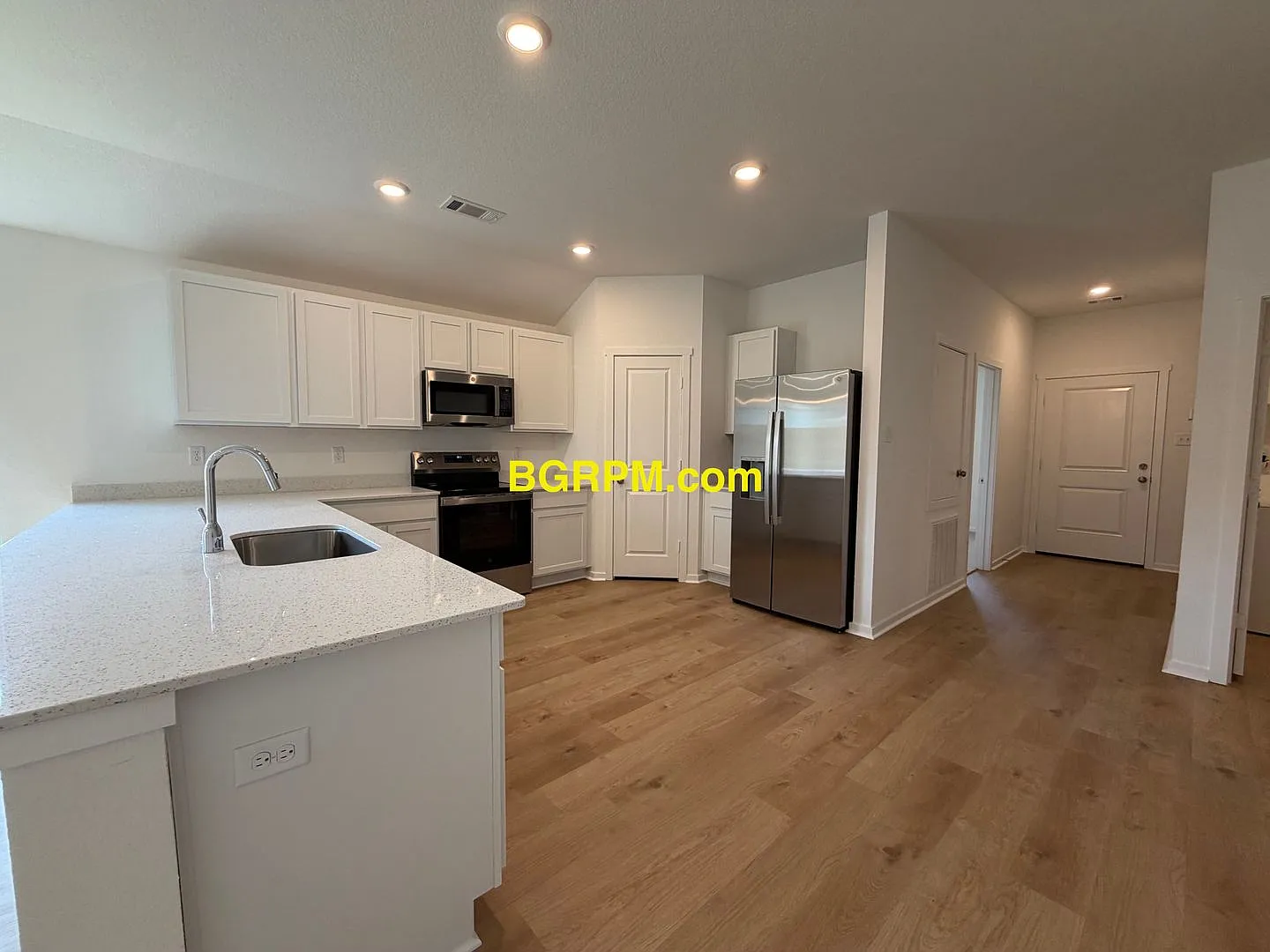 New Construction, — Photo 3
