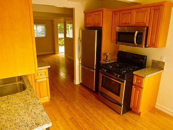 5th image of 11723 Avon Way #6
