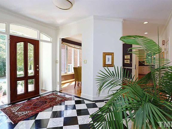 3rd image of 204 Chesley Ln