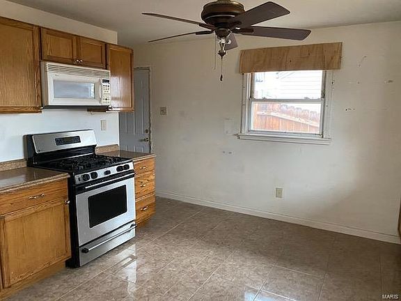 5th image of 3905 Hoffmeister Ave