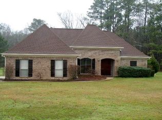6143 Wolfe Rd, Columbus, MS 39705