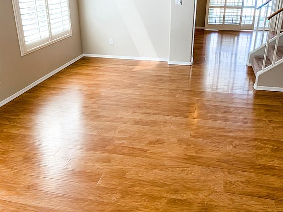3rd image of 1936 E Fellars Dr