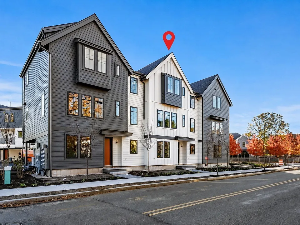 4 Elm St #4