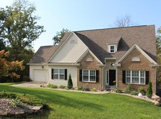 1237 Chalet Ct, Lawrenceburg, IN 47025