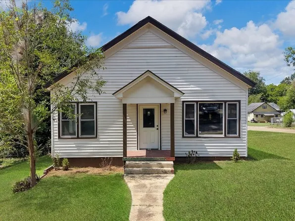215 Freeman Ave, Tallassee, AL 36078