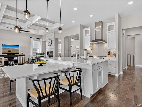 5th image of 15217 Roslyn Street