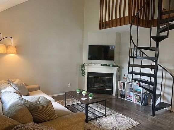 2nd image of 100 N Gardengate Dr