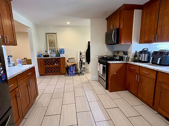 3rd image of 21 Monastery Rd