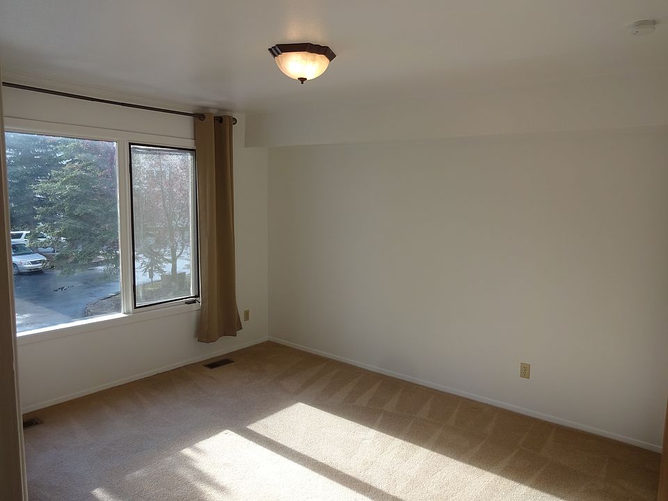 2nd image of 7558 Foxridge Way
