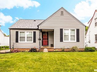 901 E Fairoaks Ave, Peoria, IL