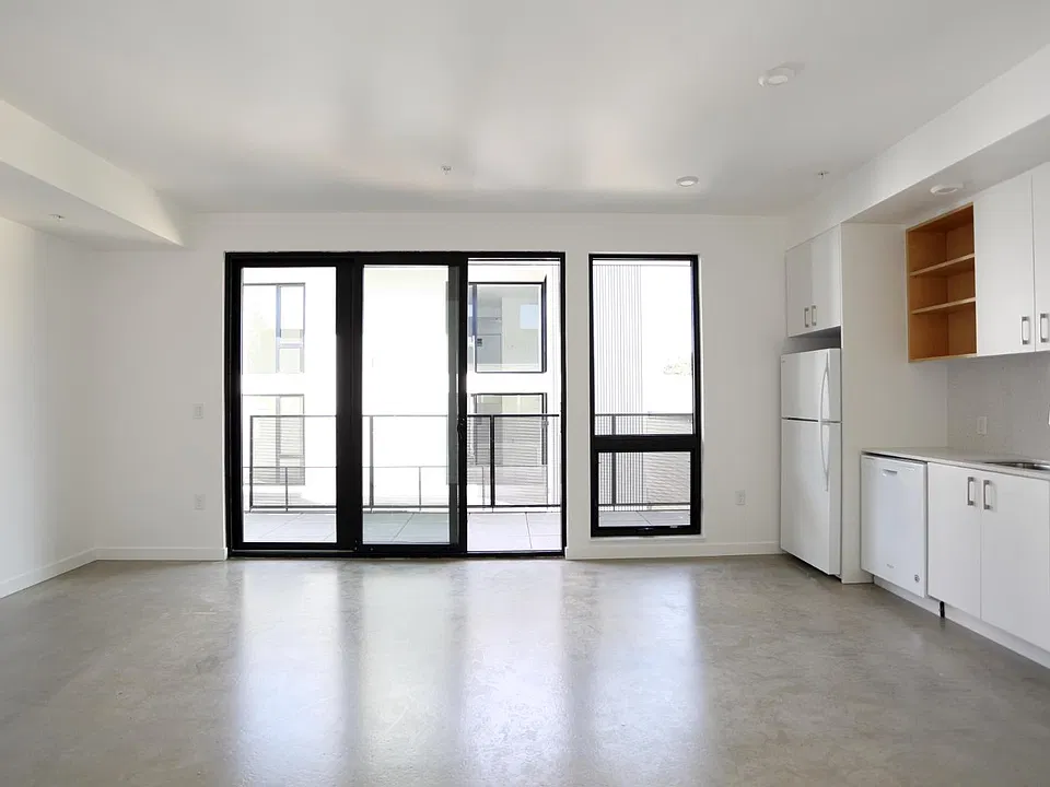 4526 NE 42nd Ave #203