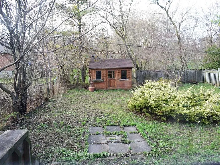 102 Betty Ann Dr — Photo 3