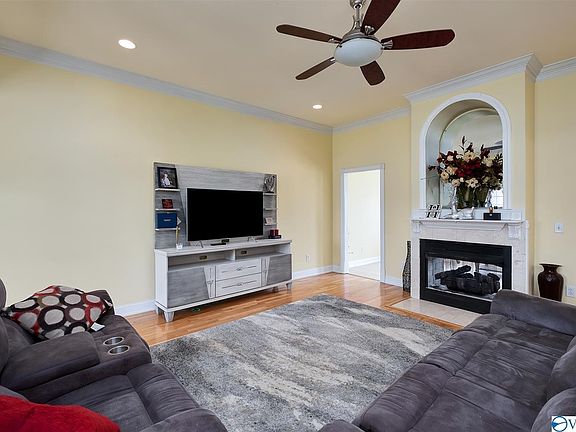4th image of 106 Dixieland Dr
