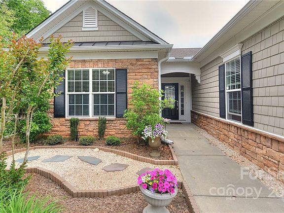 3rd image of 10567 Bethpage Dr