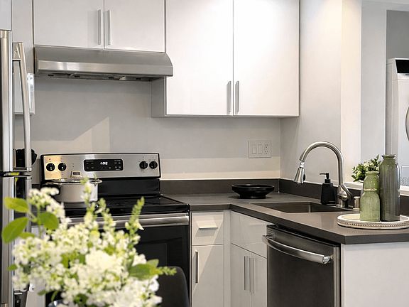 3rd image of 77-85 Estabrook St #77-117