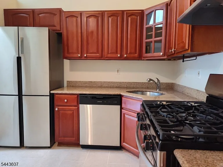 816 Breckenridge Dr — Photo 5
