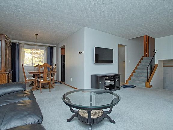 3rd image of 343 E Overlook Dr