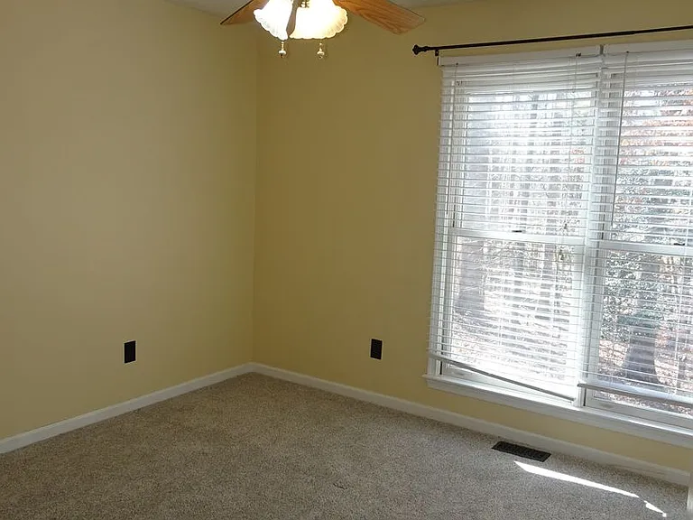 6240 Adams Hunt Dr — Photo 12