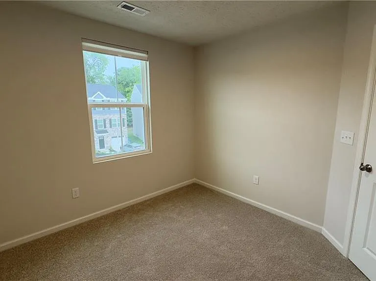 4034 Hemlock Ct — Photo 29