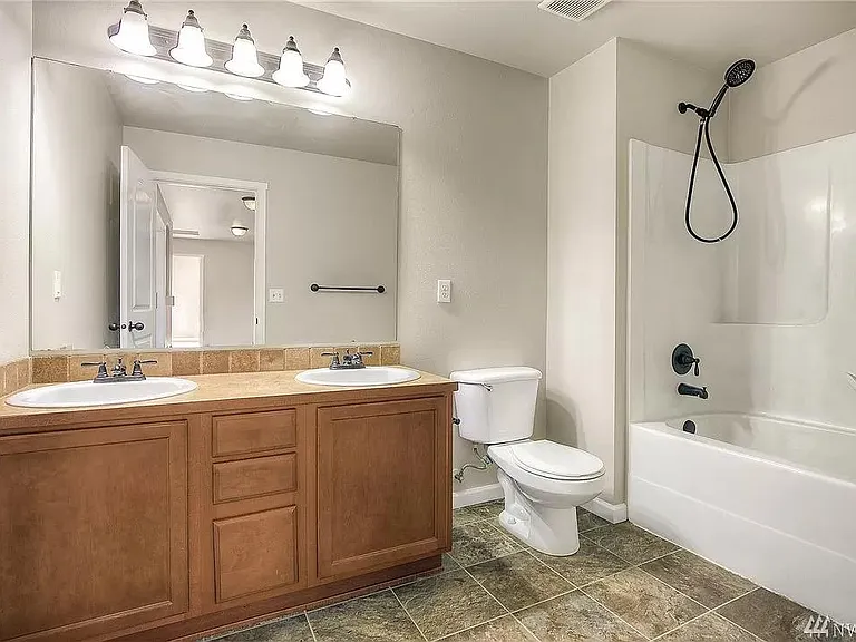 2nd Bathroom