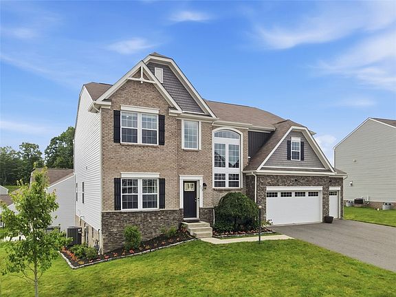 3rd image of 313 Regent Ct