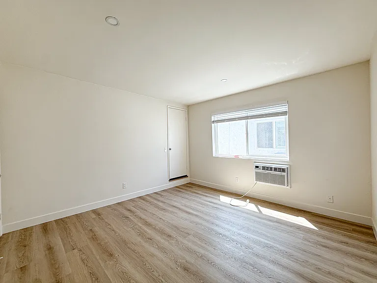 1162 Elm Ave #29 — Photo 11
