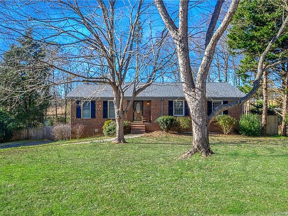 3rd image of 3321 Blackvine Dr