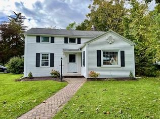 102 McClennan Dr, Fayetteville, NY 13066