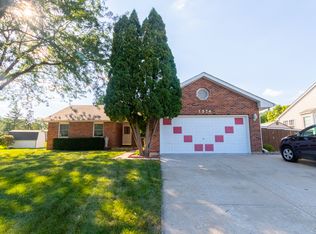 1574 Galway Dr, Aurora, IL 60505