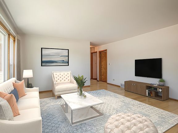 3rd image of 2095 Lee St